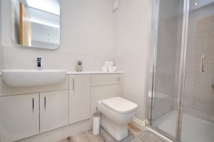 Master ensuite- click for photo gallery